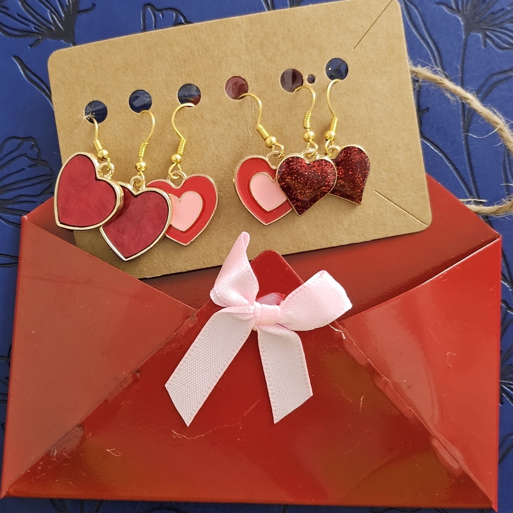 Chic Heart-Shaped Red and Gold Earrings
